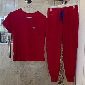 Figs Red Technical Collection scrub set